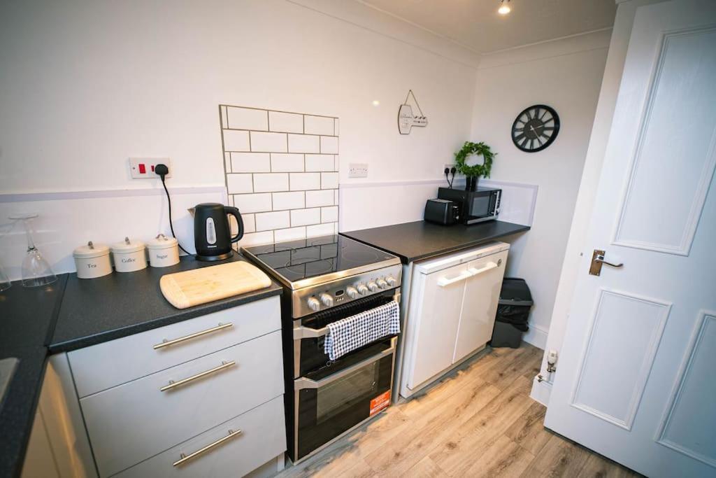 The Beach Suite - Top Floor With Easy Invest Lowestoft Exterior photo